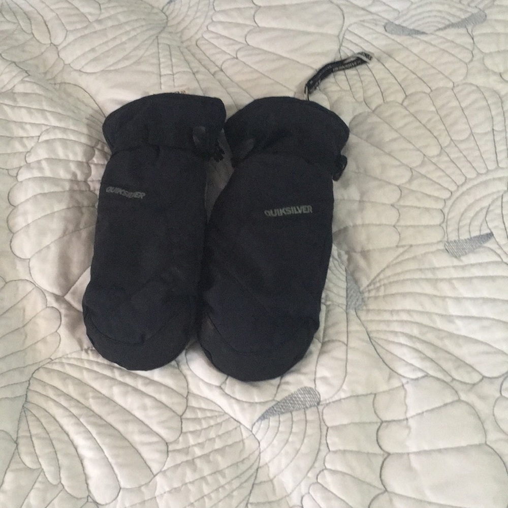 Snow mittens